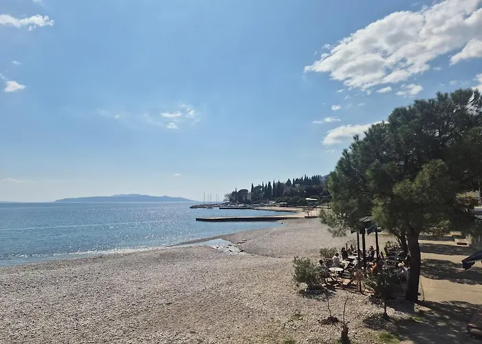 Cozy Garden Near The Sea Ičići